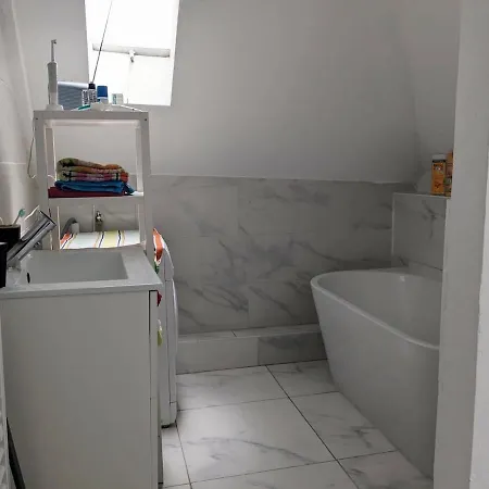 Marche De Noel Gare 4 Personnes *